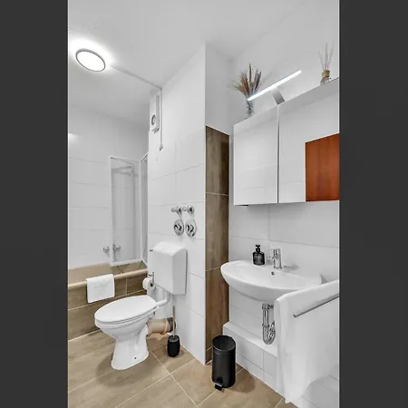 Stanma Luchspartment Ruhig Und Zentral Mit Grossem Balkon Und Kostenlosem Parkplatz